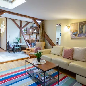 https://barbakan-gate-apartment.krakowhotelspoland.com
